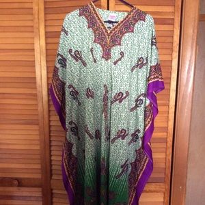 Gorgeous, lightweight caftan. NWOT! Free Size
